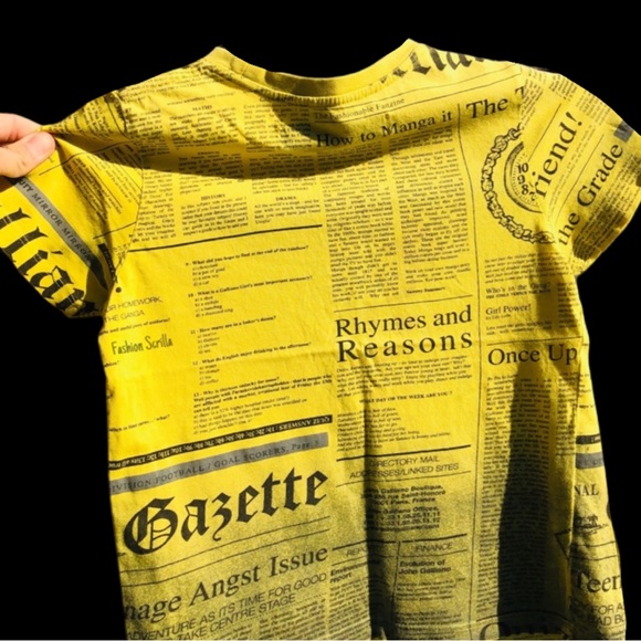 John Galliano Yellow News Print Vintage Cropped Top - Picture 15 of 16